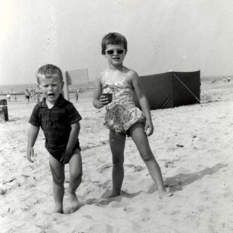 KRik_en_Sacco_strand_zomer_1962 (18k image)